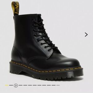 DR.MARTENS BLACK LEATHER BOOTS